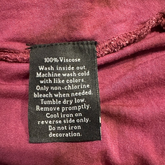 Rock & Republic Purple Burgundy Studded Cold Shoulder Shirt Top size M - Picture 9 of 10